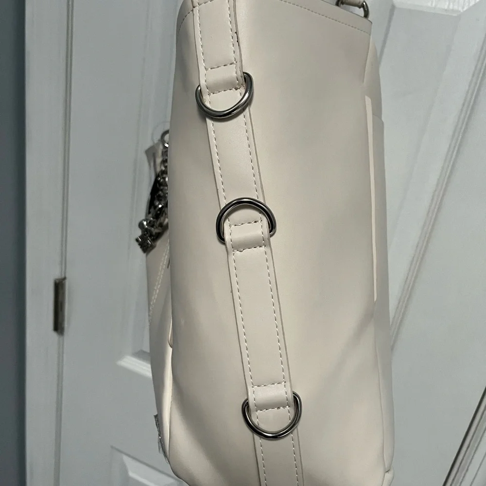 Steve Madden Vanilla Cream B swagger Tote Shoulder Bag Silver Chain Charms NWT - Picture 6 of 15